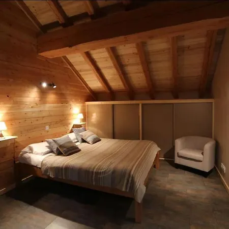 Les Chalets D'adrien 8 *